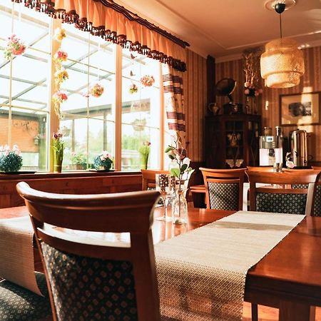 Dwor Ostoia Hotel Rymanów Kültér fotó
