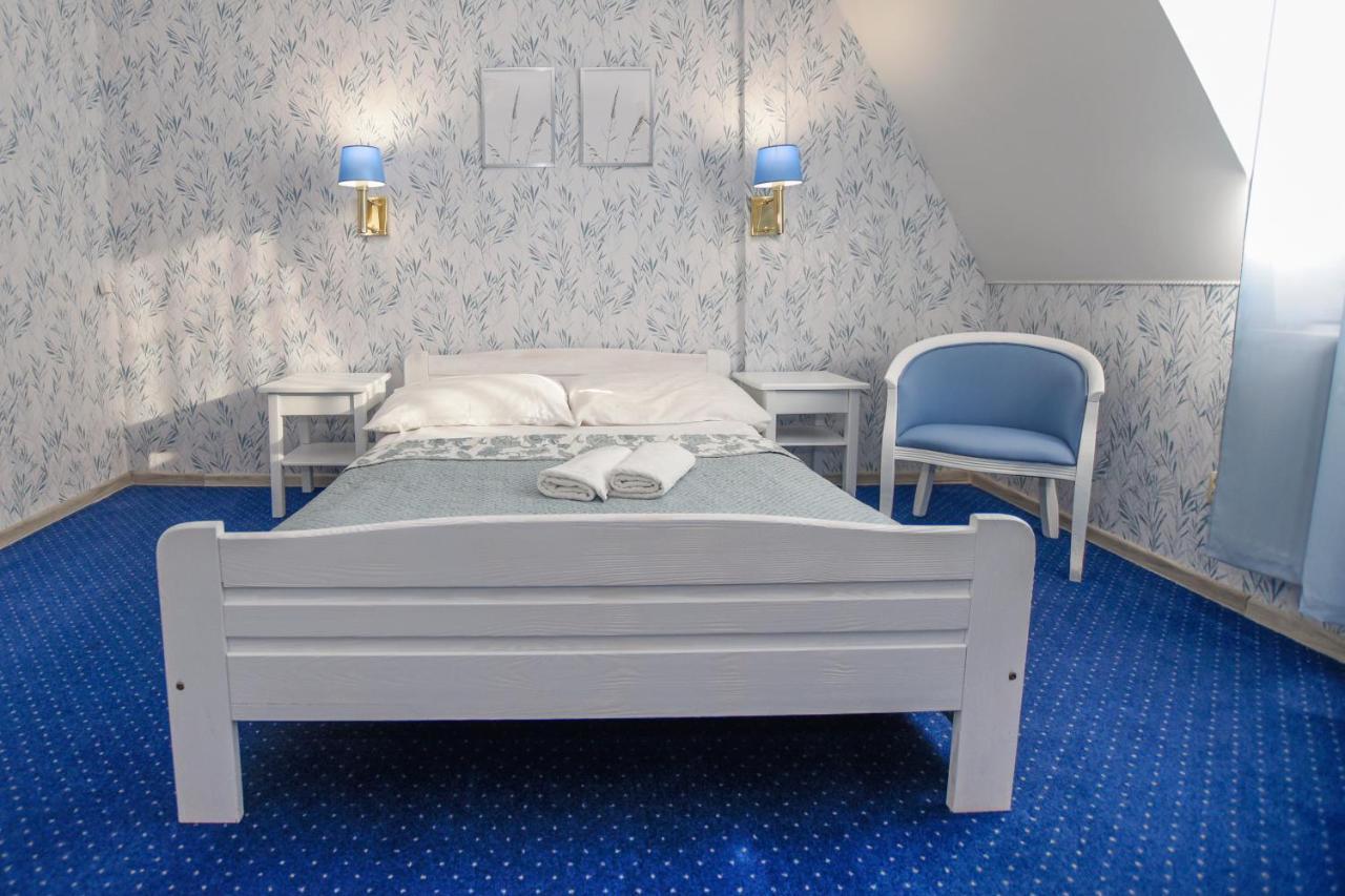 Dwor Ostoia Hotel Rymanów Kültér fotó