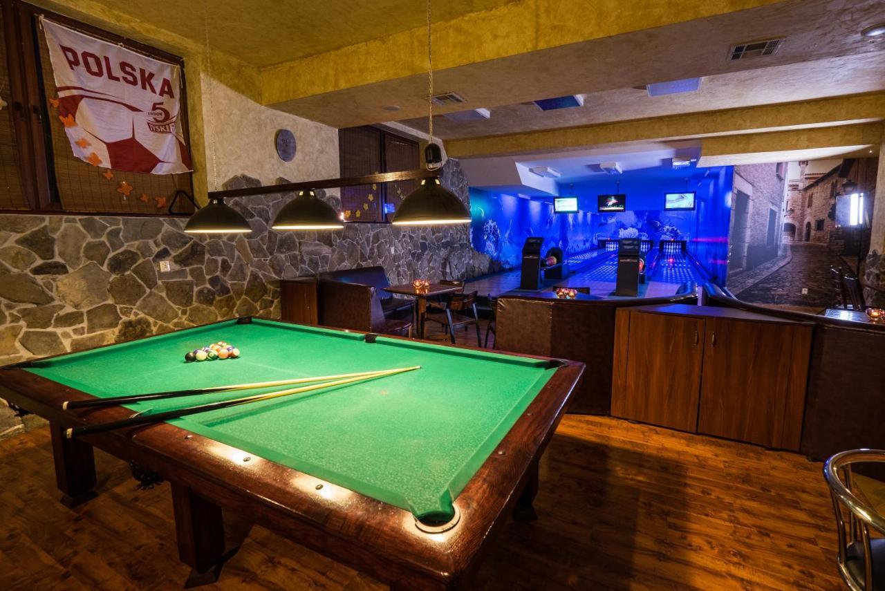 Dwor Ostoia Hotel Rymanów Kültér fotó